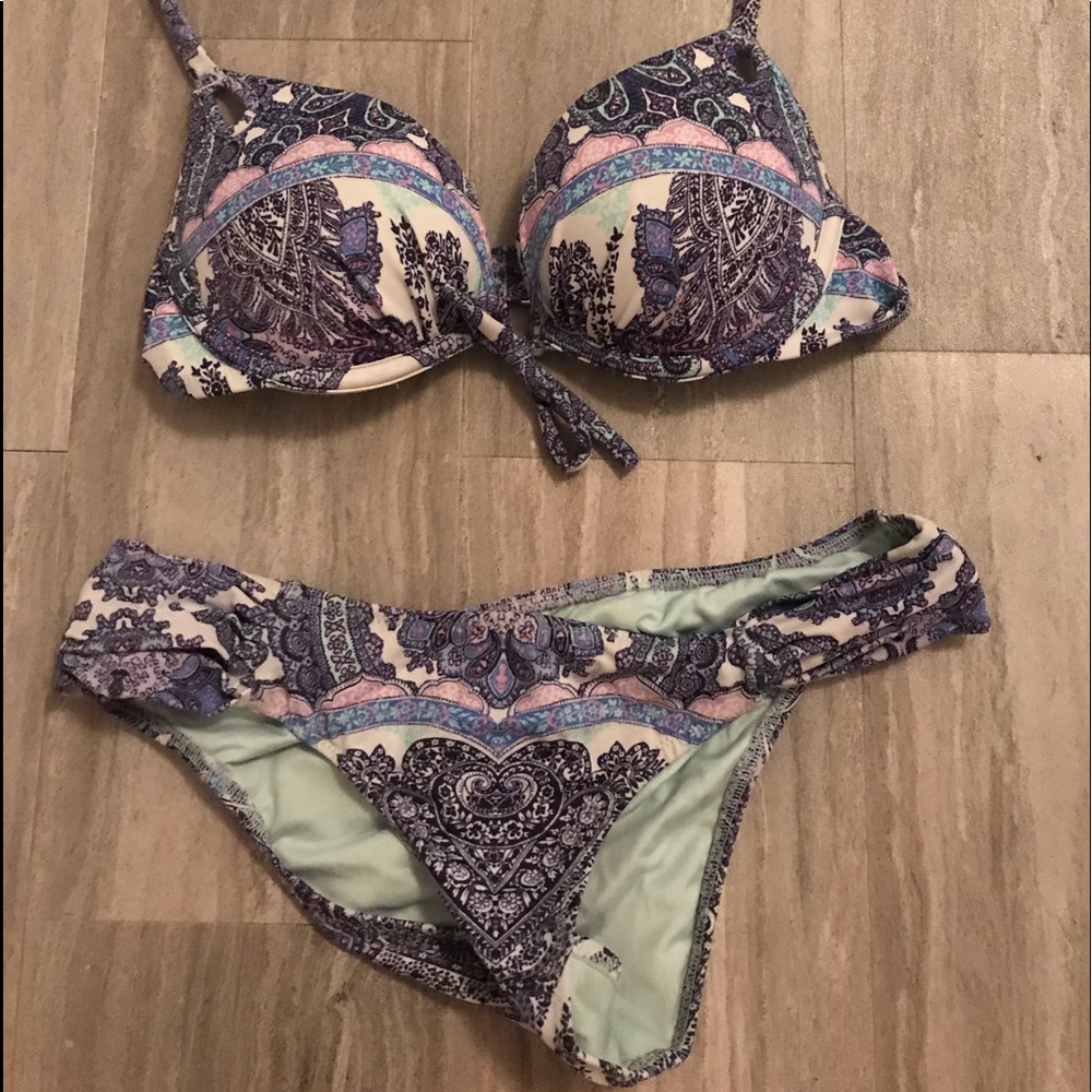 Victoria Secret bikini set (cup size B-C)